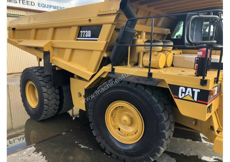 caption Caterpillar 773D Rigid Off Highway Truck