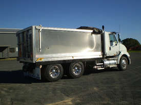 International Prostar Tipper Truck - picture2' - Click to enlarge