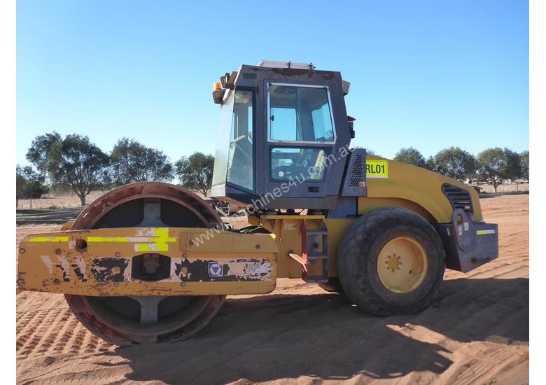 caption 2007 XCMG XS120PD Articulated Grid Vibratory Roller (RL01)
