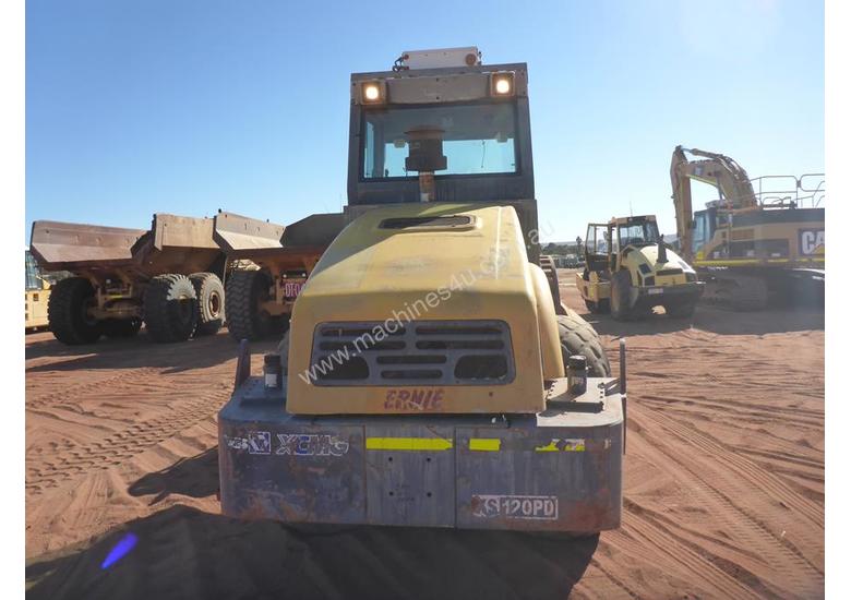 caption 2007 XCMG XS120PD Articulated Grid Vibratory Roller (RL01)