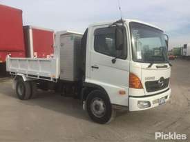 2005 Hino Ranger FC4J - picture0' - Click to enlarge