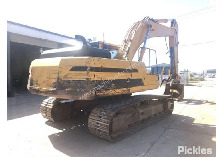 caption 1993 Caterpillar 325
