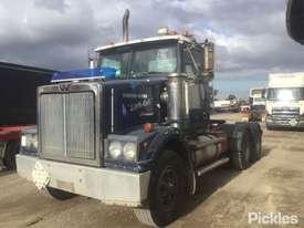 2005 Western Star 4800 - picture2' - Click to enlarge