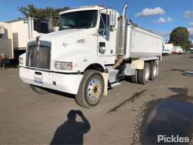 2005 Kenworth T350 - picture2' - Click to enlarge