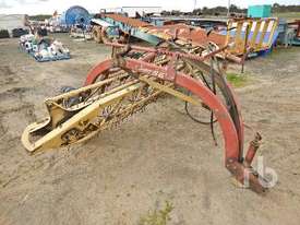 NEW HOLLAND SUPER 56 Hay Rake - picture0' - Click to enlarge