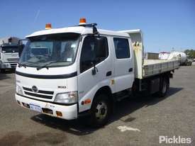 2010 Hino 300 816 - picture2' - Click to enlarge
