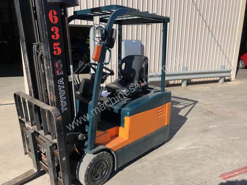 Toyota 7FBE18 Electric Forklift 