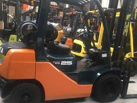 Toyota Forklift - Late Model  - picture0' - Click to enlarge