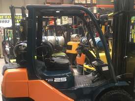 Toyota Forklift - Late Model  - picture0' - Click to enlarge