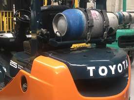 Toyota Forklift - Late Model  - picture1' - Click to enlarge