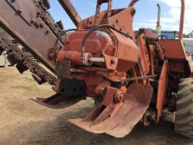 7610 trencher / plow , 84 hp , 1300 hrs , 4 wheel steer , front weights - picture2' - Click to enlarge