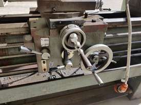 metal working lathe 3ph with 3 and 4 jaw chucks  - picture1' - Click to enlarge