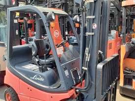 Linde Container Mast Forklift 07 Model 1.8 Ton Only $8000 plus gst - picture0' - Click to enlarge
