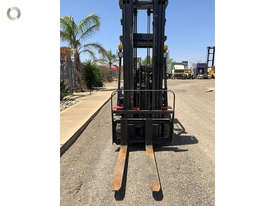 Shangli 2.5T LPG / Petrol Counterbalance Forklift - picture2' - Click to enlarge