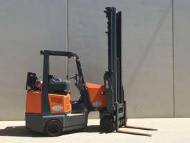 2.0T LPG Narrow Aisle Forklift - picture0' - Click to enlarge