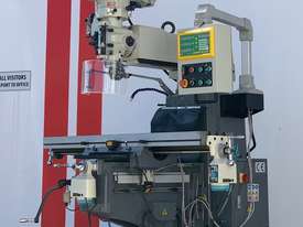 SM-KD4VS. Turret Milling Machne. Pwr Draw Bar, ISO40 Spindle, 2 Axis Power Feed, 3 Axis DRO. - picture0' - Click to enlarge