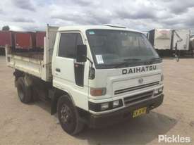 2005 Daihatsu Delta - picture0' - Click to enlarge