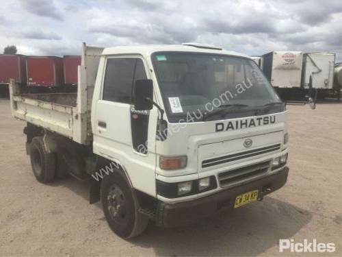 2005 Daihatsu Delta