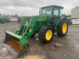 John Deere 5720 MFWD Cab Tractor - picture0' - Click to enlarge