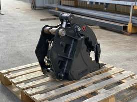 7 - 9 T Excavator Clamp Bucket Grapple - picture1' - Click to enlarge