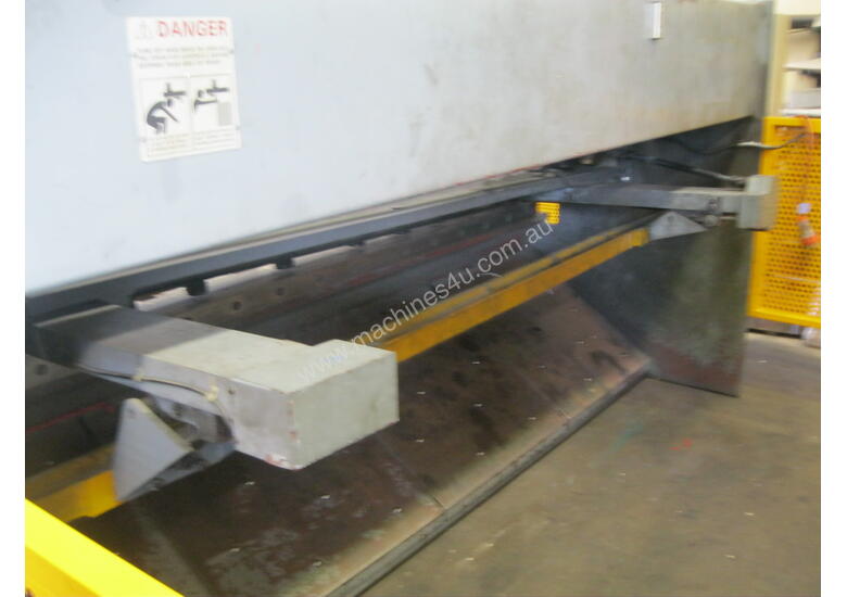 caption Steelmaster Variable Rake Hydraulic Guillotine 3200 x 6mm