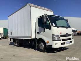 2014 Hino 300 614 - picture0' - Click to enlarge