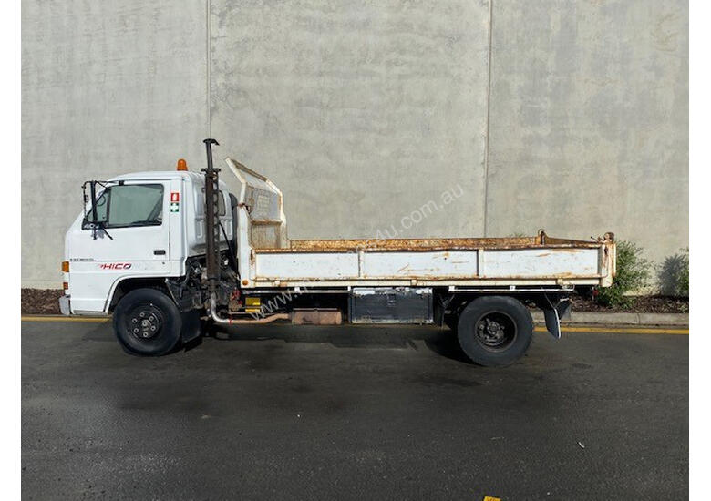 caption Isuzu NPR400 Tipper Truck