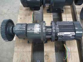 CHARLES & HUNTING 3 PHASE ELECTRIC REDUCTION BOX MOTOR GEAR BOX - picture0' - Click to enlarge