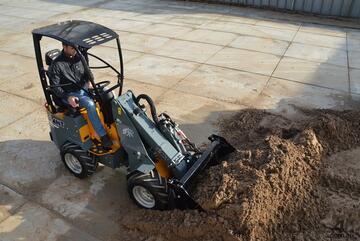 Tobroco Giant D254SW TELE Loader