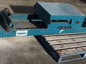FENAMEC - Reversing Incline Conveyor. 240V, 1950mm to 2800mm lift. - picture0' - Click to enlarge