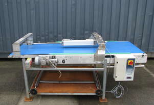 Adjustable Length Motorised Belt Conveyor - 2.3m long Adjustable Length Motorised Belt Conveyor - 2.3m long