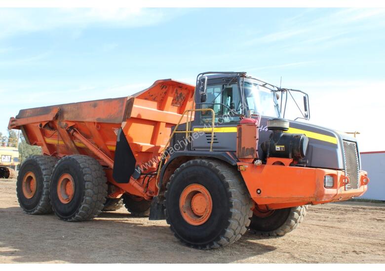caption Hitachi AH400D Dump Truck
