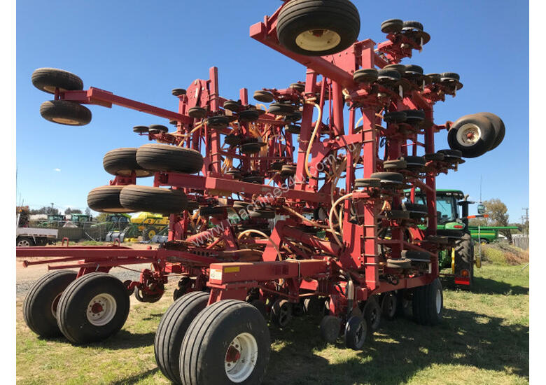 Used 2016 morris Morris RAZR amp 9300s Air Seeder Complete Single Brand