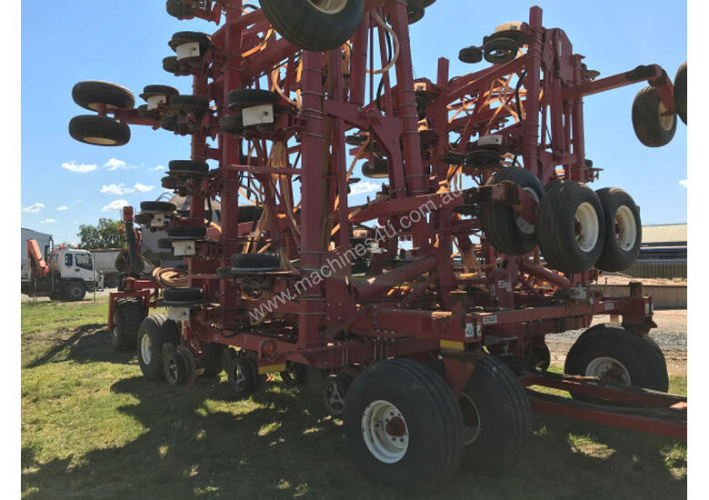 Used 2016 morris Morris RAZR amp 9300s Air Seeder Complete Single Brand