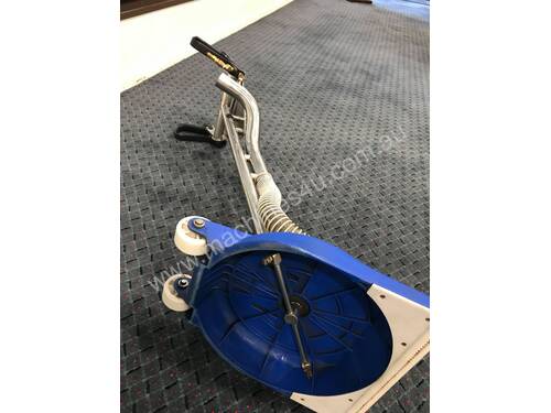 Rotary Carpet cleaning extraction tool 