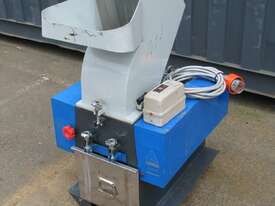 Industrial Plastic Granulator 2.2kW - picture0' - Click to enlarge