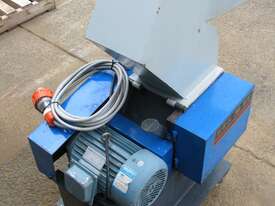 Industrial Plastic Granulator 2.2kW - picture0' - Click to enlarge