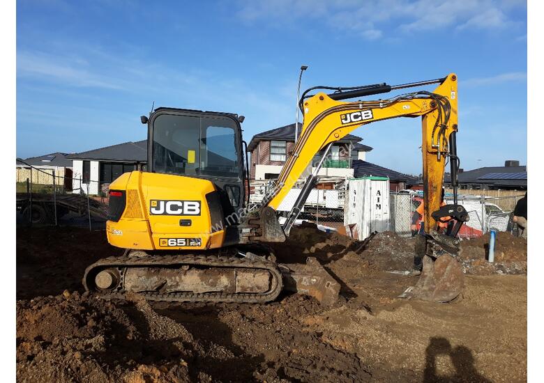 caption 2015 JCB 65R-1 DUAL CIRCUIT EXCAVATOR U4028