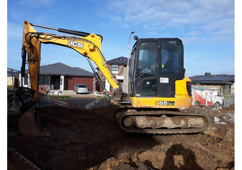 caption 2015 JCB 65R-1 DUAL CIRCUIT EXCAVATOR U4028