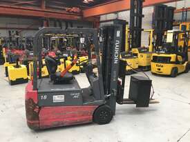 1.8T Battery Electric 3 Wheel Forklift - picture0' - Click to enlarge