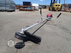 HONDA UMK425U PETROL WHIPPER SNIPPER - picture0' - Click to enlarge