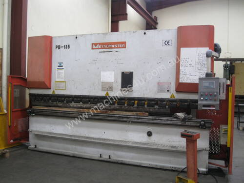 Metalmaster 4 metre x 135 ton Hydraulic Pressbrake