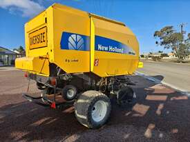2007 New Holland BR7060 Round Baler - picture0' - Click to enlarge