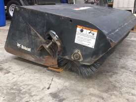 Skid steer broom - picture0' - Click to enlarge