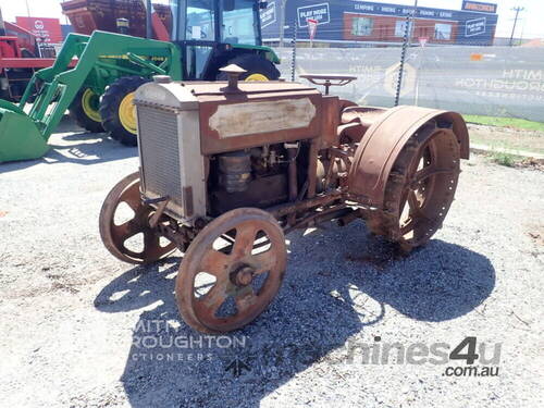 CIRCA 1930 HOWARD DH22 4X2 TRACTOR