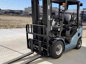 Royal Forklift 2.5T LPG & Petrol - Forklifts Australia - the Industry Leader! - picture0' - Click to enlarge