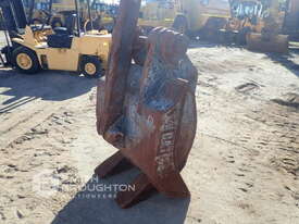 CATERPILLAR EXCAVATOR GRAB ATTACHMENT - picture0' - Click to enlarge