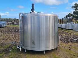 STAINLESS STEEL TANK, MILK VAT 4800lt - picture0' - Click to enlarge