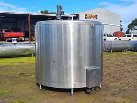 STAINLESS STEEL TANK, MILK VAT 4800lt - picture1' - Click to enlarge