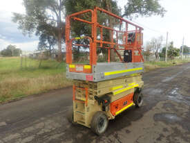 JLG 2030ES Scissor Lift Access & Height Safety - picture0' - Click to enlarge